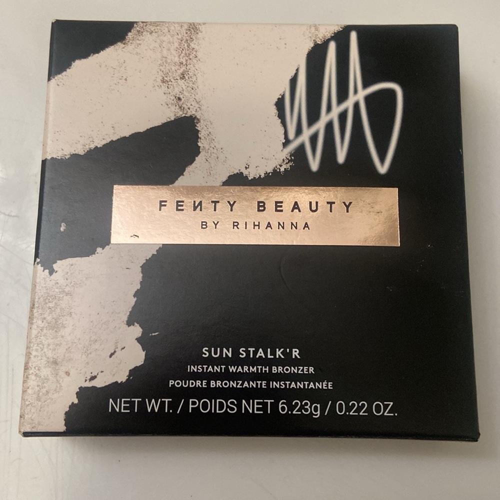 🆕 Fenty Beauty by Rihanna Sun Stalk'r Instant Warmth Bronzer in Private Island